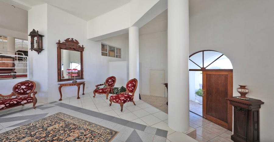 5 Bedroom Property for Sale in Plattekloof Western Cape